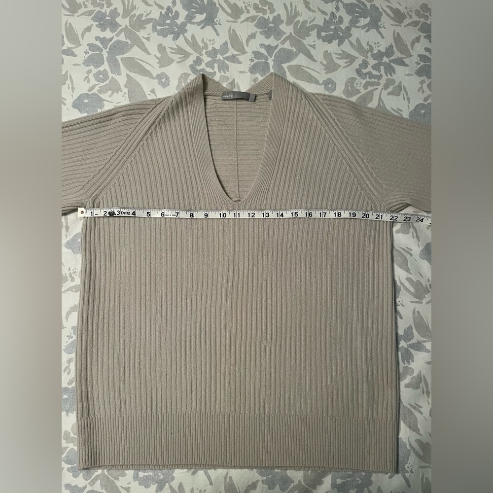 Vince Cashmere/Wool sweater - Picture 4 of 8